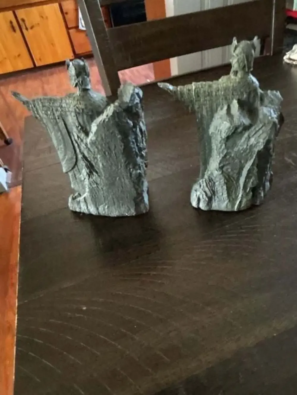 Lord of the Rings The Argonath Bookends Exclusive DVD Collectible Statue Set